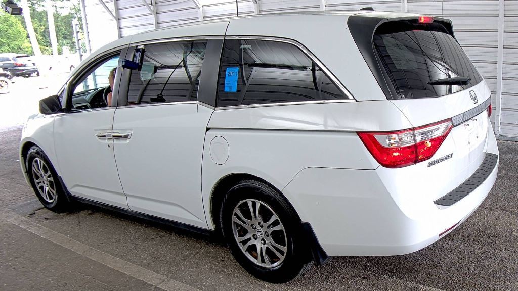 2011 Honda Odyssey Image 4