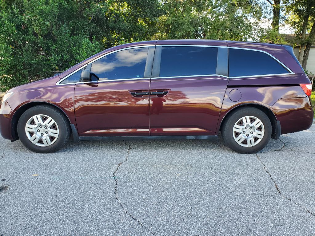 2012 Honda Odyssey Image 2
