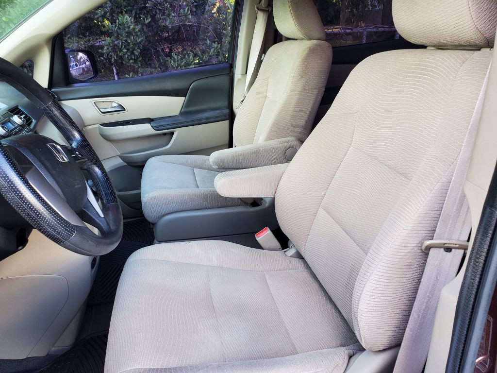 2012 Honda Odyssey Image 9