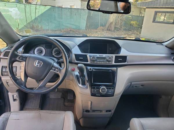 2014 Honda Odyssey Image 10