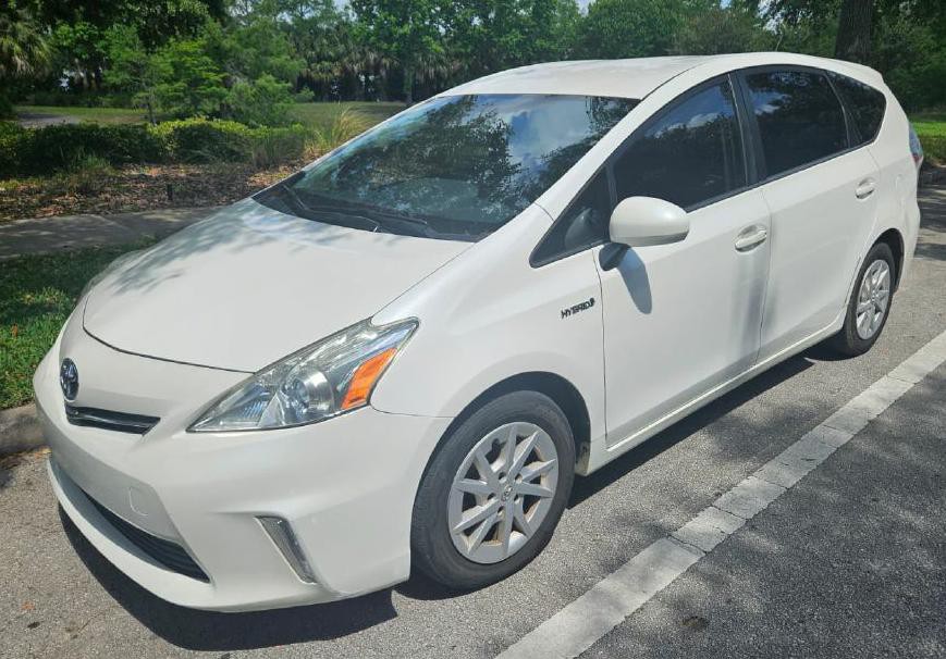 2013 Toyota Prius Image 3