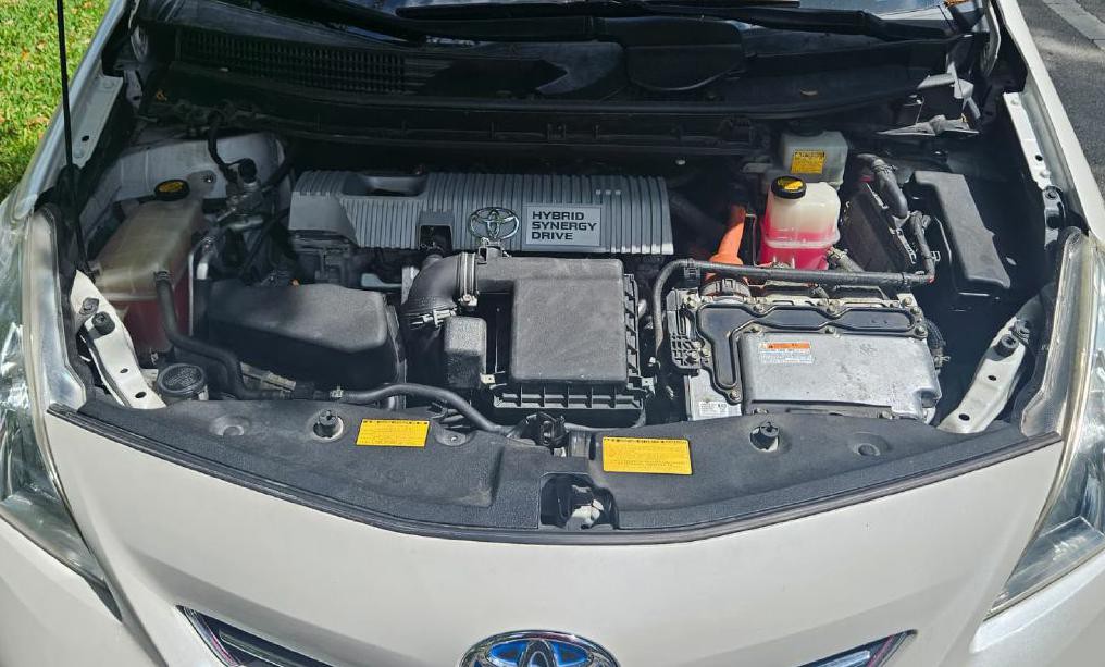 2013 Toyota Prius Image 4