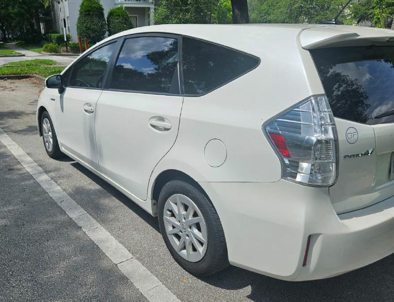 2013 Toyota Prius Image 9
