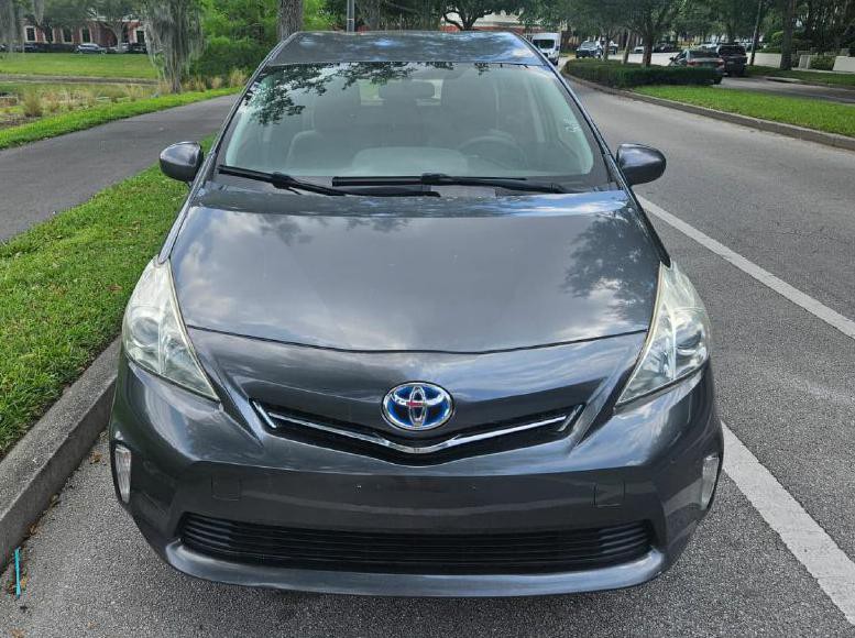 2013 Toyota Prius Image 2