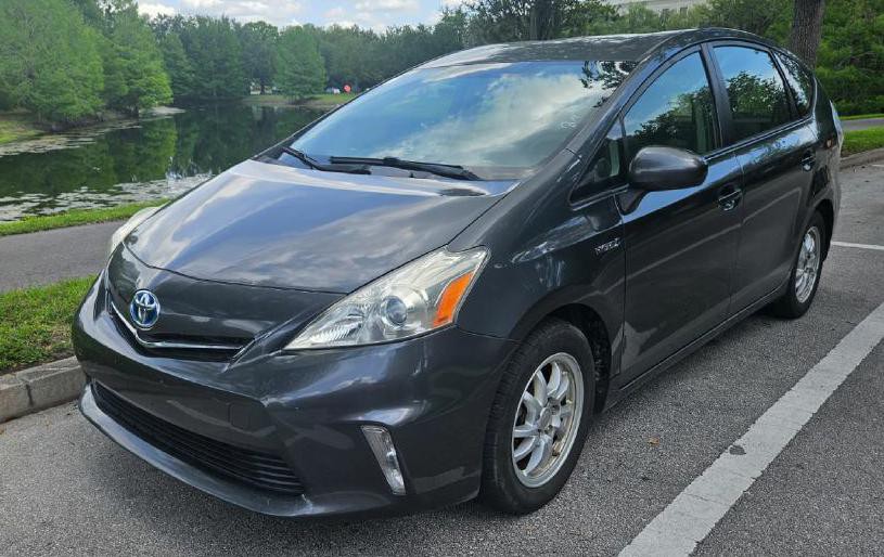 2013 Toyota Prius Image 6