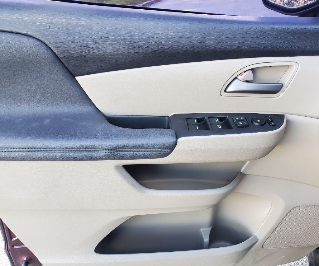 2012 Honda Odyssey Image 10