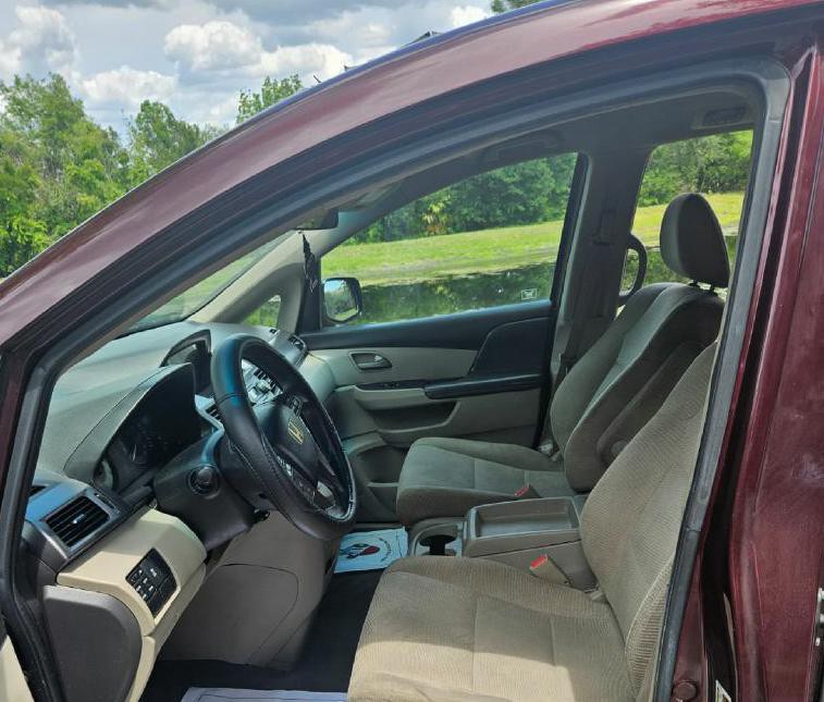 2012 Honda Odyssey Image 11