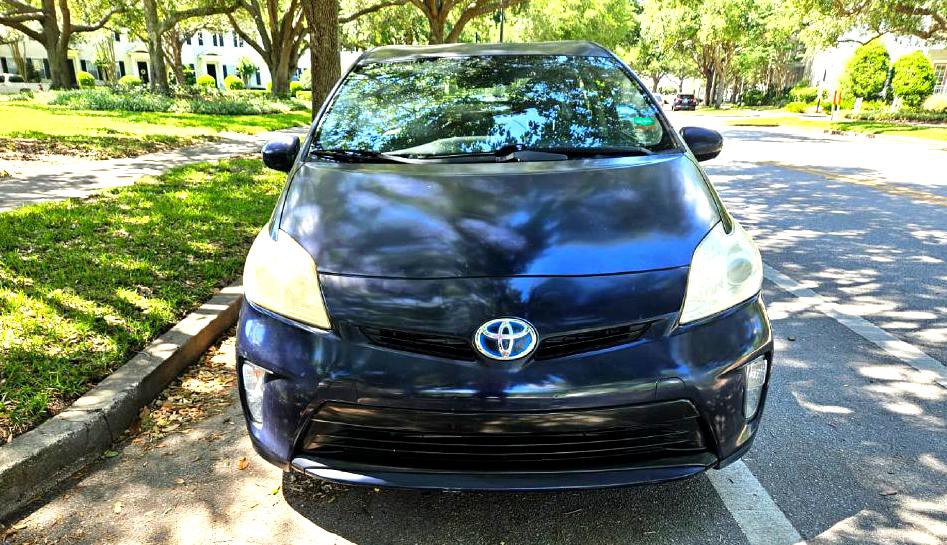 2012 Toyota Prius Image 2