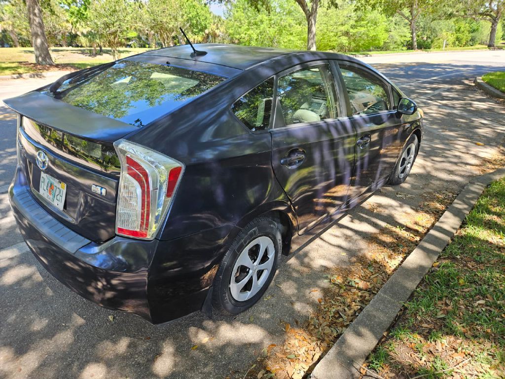2012 Toyota Prius Image 5