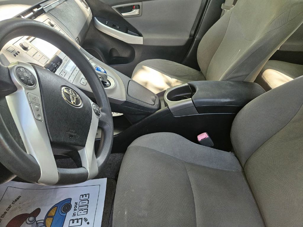 2012 Toyota Prius Image 7