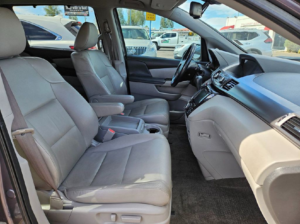 2014 Honda Odyssey Image 7