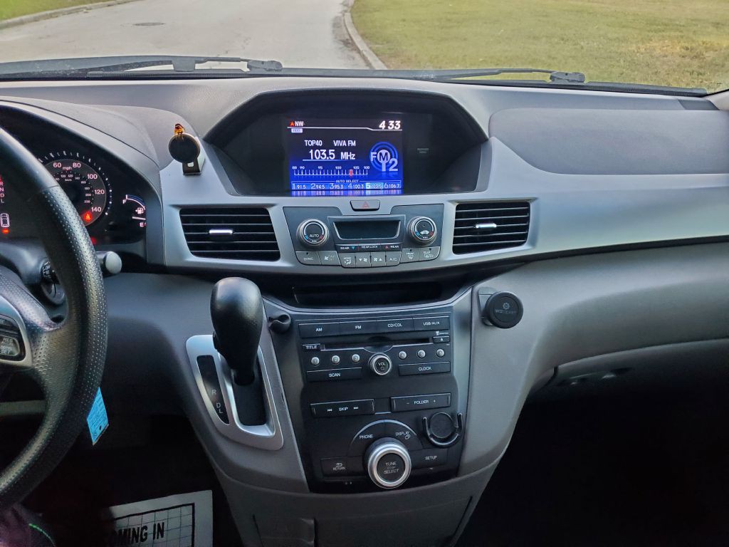 2011 Honda Odyssey Image 6