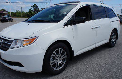 2011 Honda Odyssey Image 4