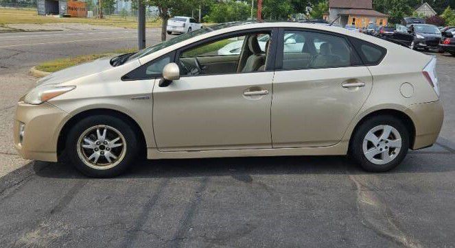 2013 Toyota Prius Image 1