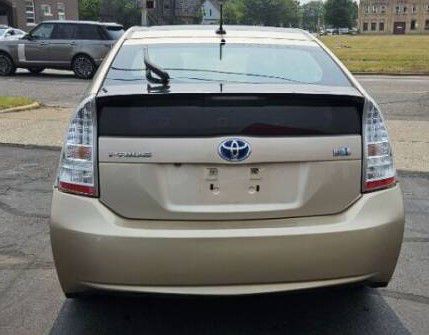 2013 Toyota Prius Image 2