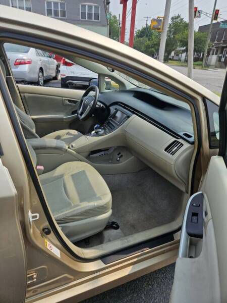 2013 Toyota Prius Image 5