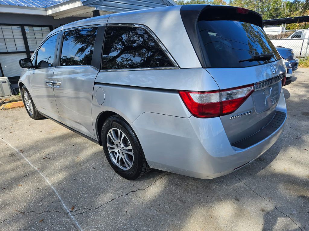 2012 Honda Odyssey Image 2