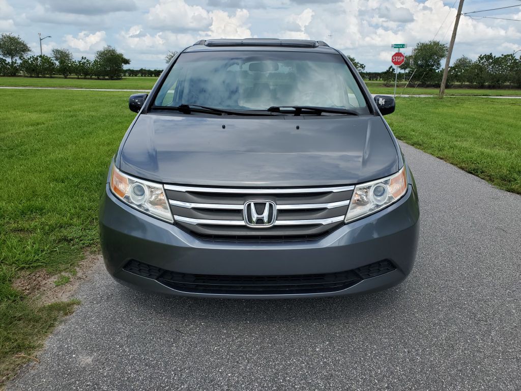 2011 Honda Odyssey Image 2
