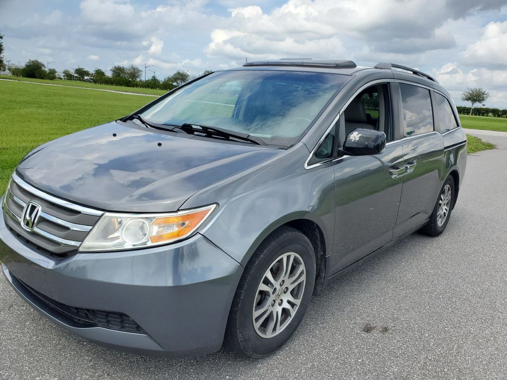 2011 Honda Odyssey Image 3