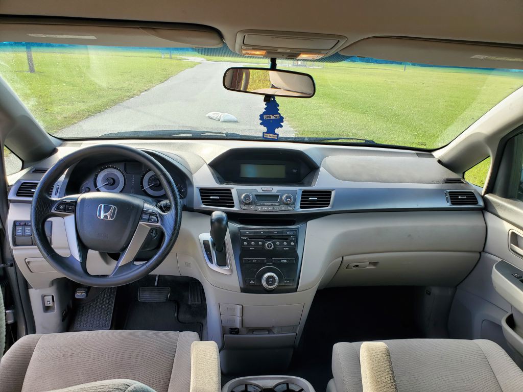 2011 Honda Odyssey Image 10