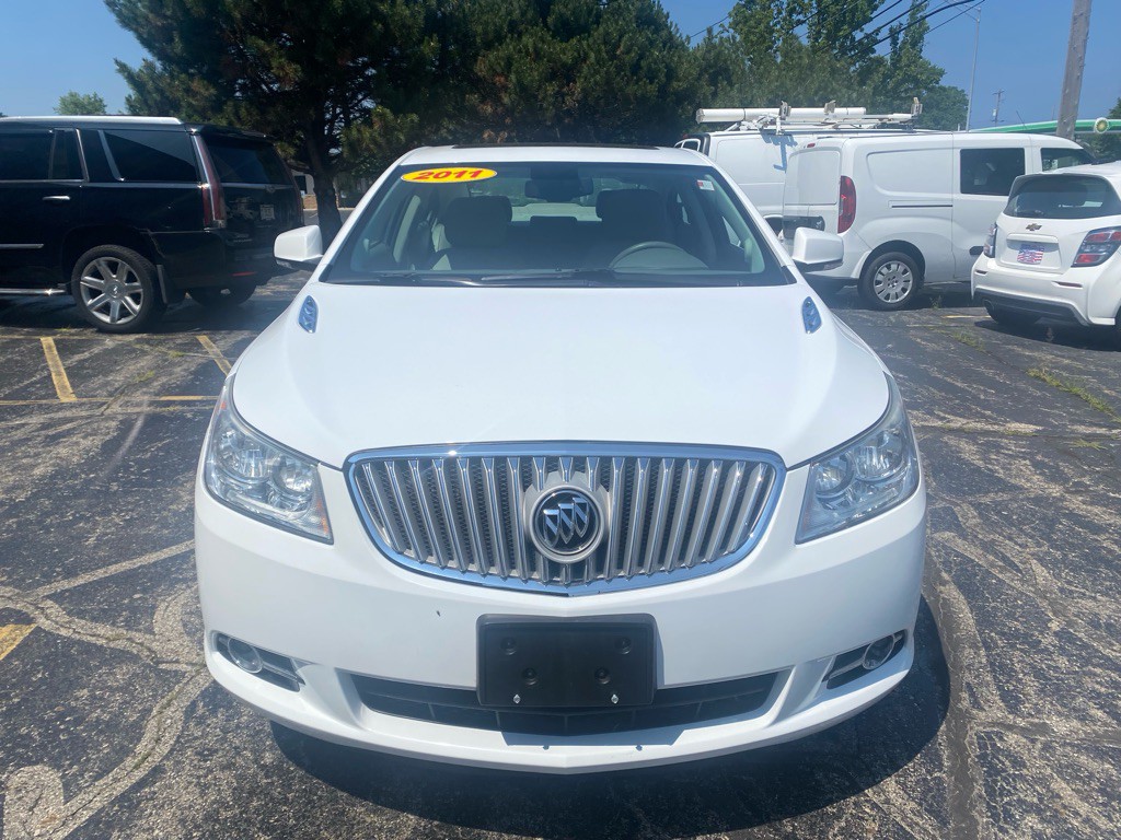 2011 Buick Lacrosse Image 2