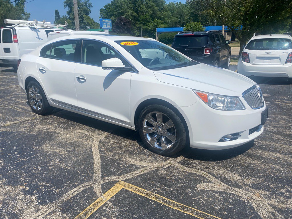 2011 Buick Lacrosse Image 3