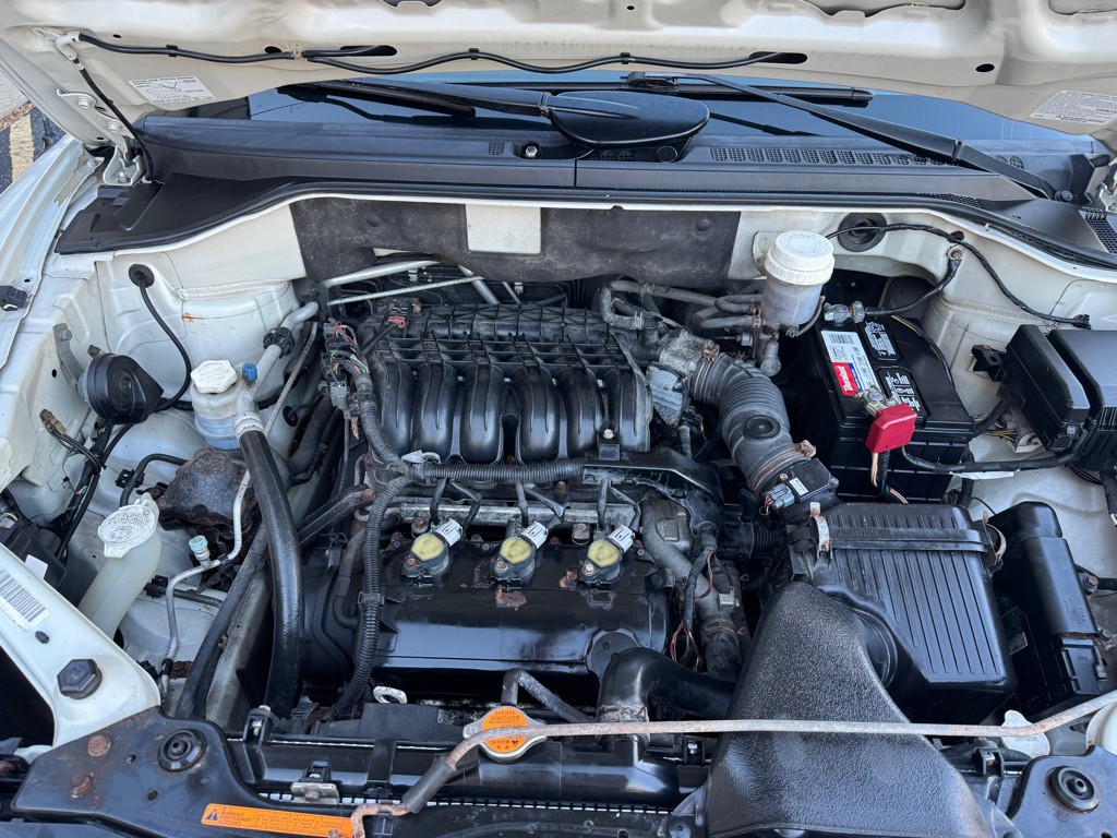 2010 Mitsubishi Endeavor Image 9