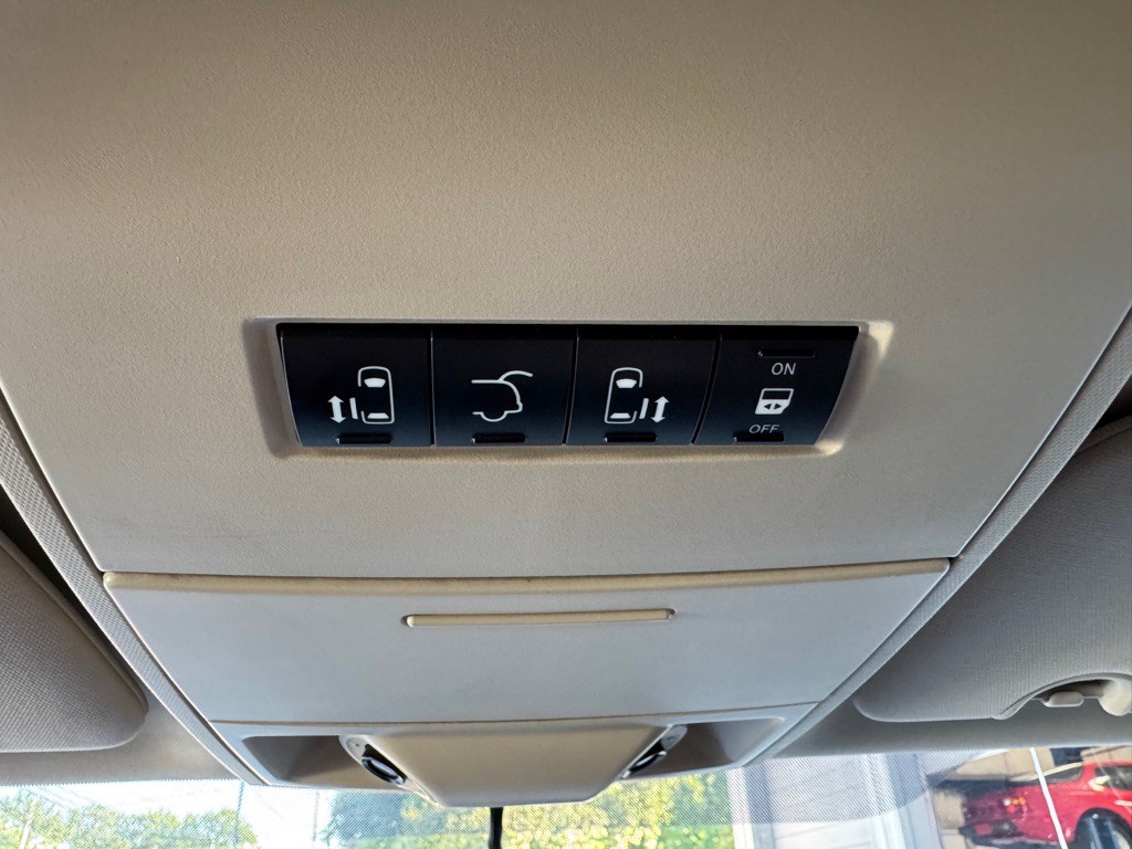 2013 Chrysler Town & Country Image 22