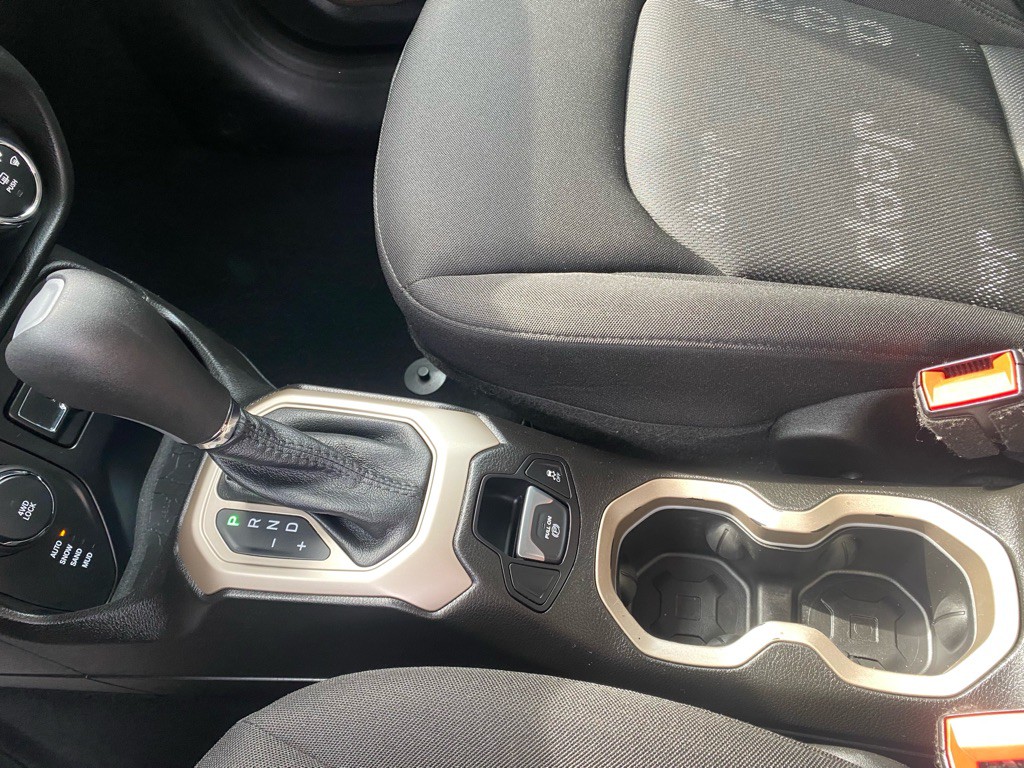 2017 Jeep Renegade Image 9