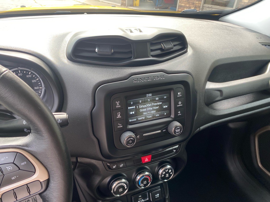 2017 Jeep Renegade Image 12