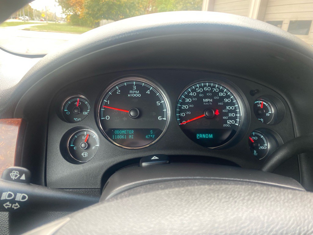 2013 Chevrolet Suburban Image 5