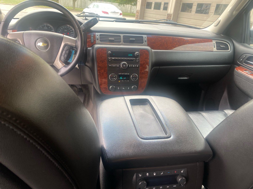 2013 Chevrolet Suburban Image 16
