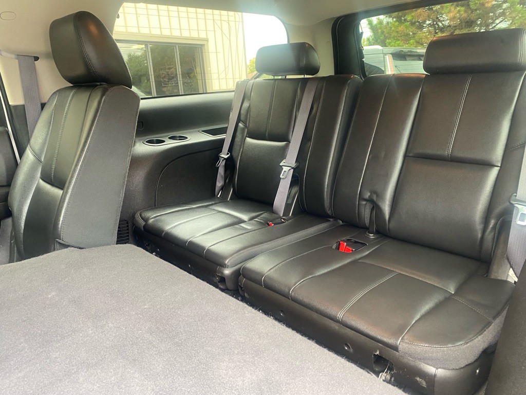 2013 Chevrolet Suburban Image 17