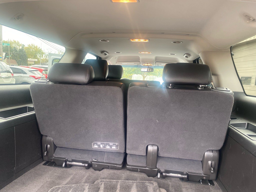 2013 Chevrolet Suburban Image 18