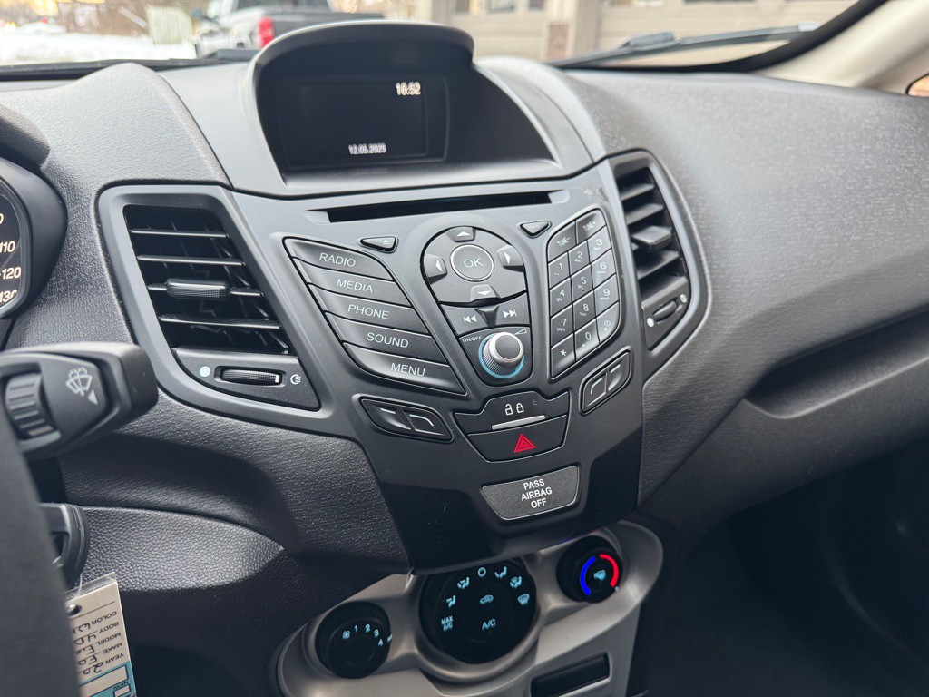 2019 Ford Fiesta Image 15