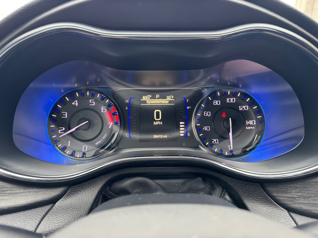 2016 Chrysler 200 Image 15