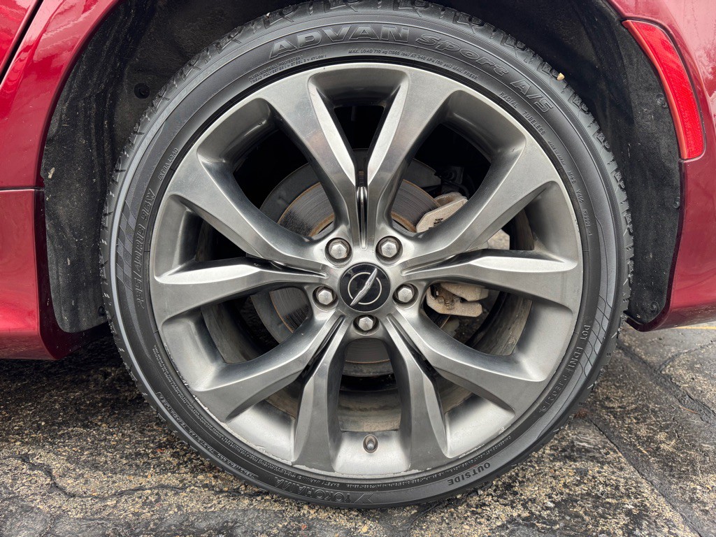 2016 Chrysler 200 Image 24