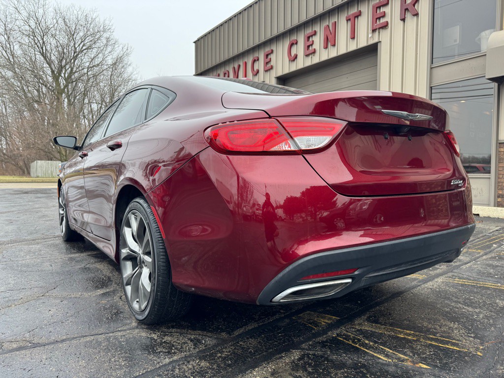 2016 Chrysler 200 Image 28