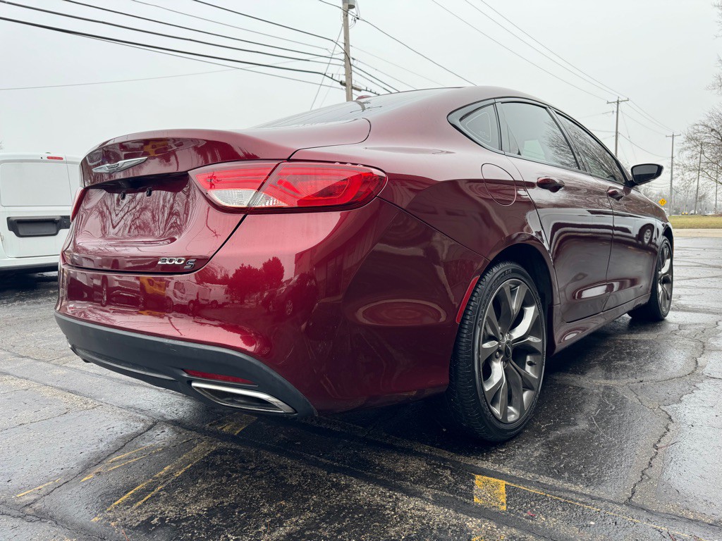 2016 Chrysler 200 Image 29