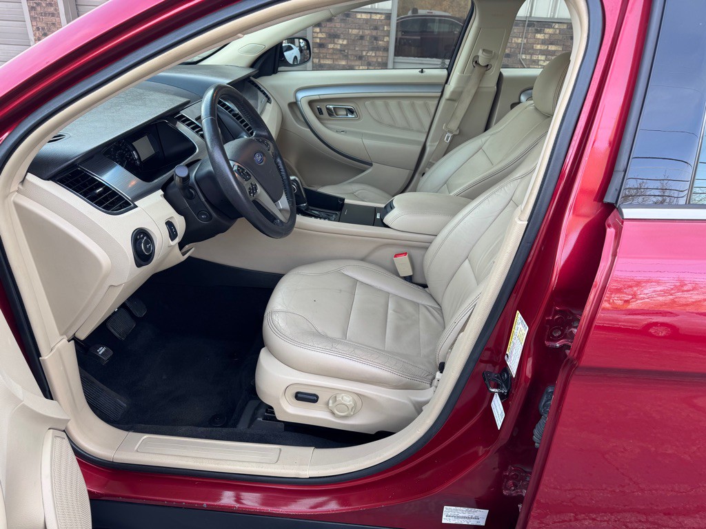 2016 Ford Taurus Image 11