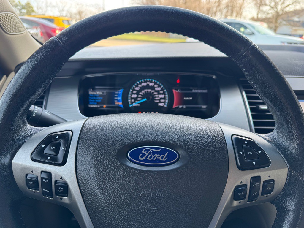 2016 Ford Taurus Image 15