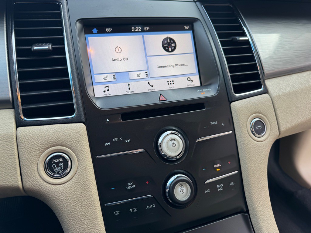 2016 Ford Taurus Image 17