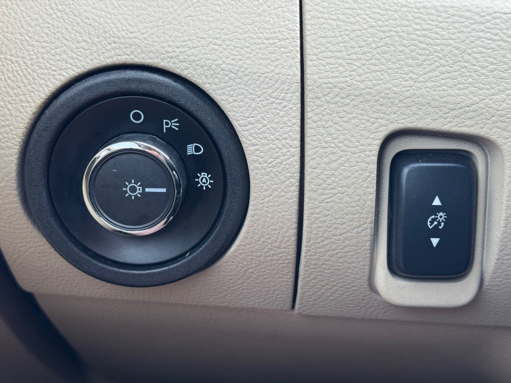 2016 Ford Taurus Image 20