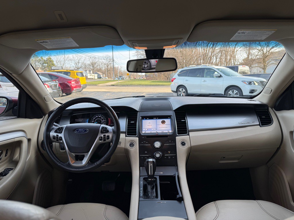 2016 Ford Taurus Image 22