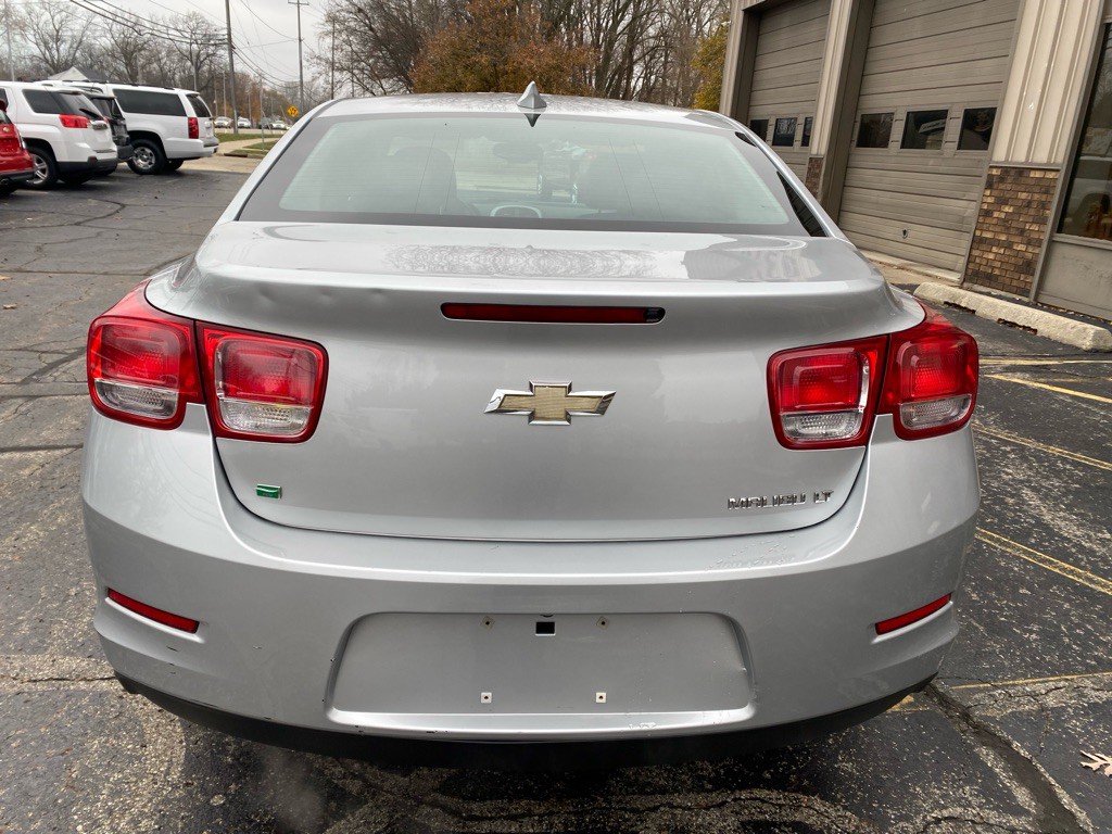 2015 Chevrolet Malibu Image 4