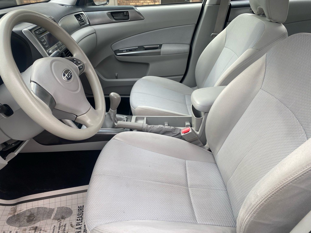 2011 Subaru Forester Image 11