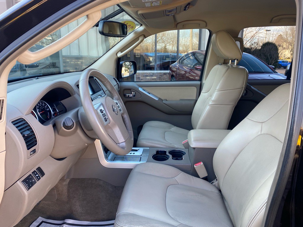 2011 Nissan Pathfinder Image 12