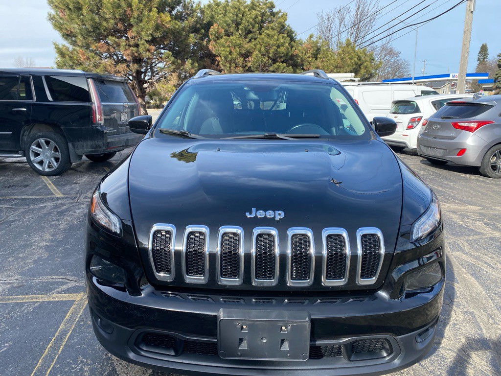 2017 Jeep Cherokee Image 2