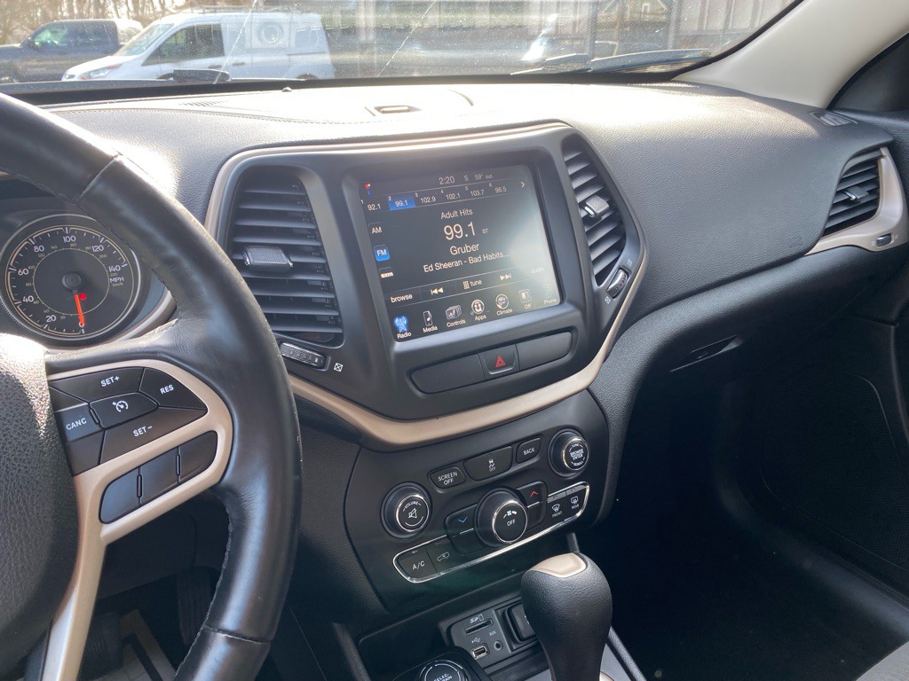 2017 Jeep Cherokee Image 6