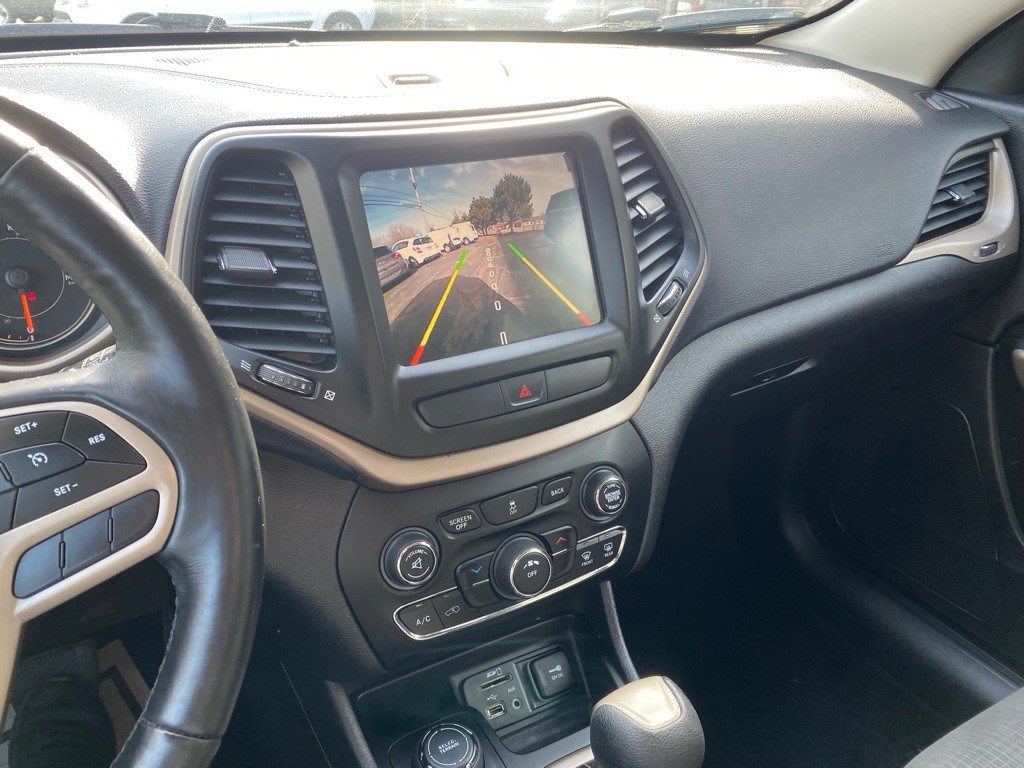 2017 Jeep Cherokee Image 7